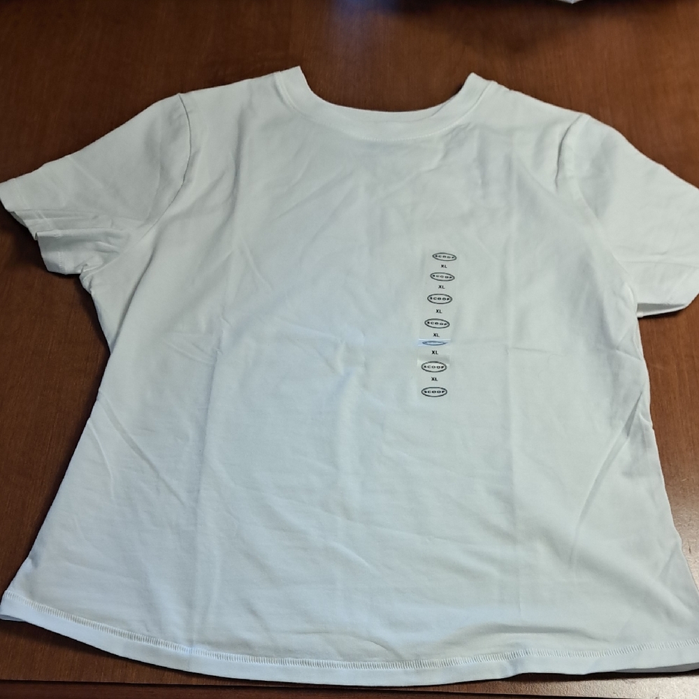 Scoop Classic Fitted White  T‑Shirt Ptp 18"